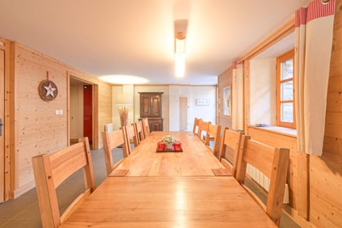 Chalet Reves des Cimes House in Les Allues