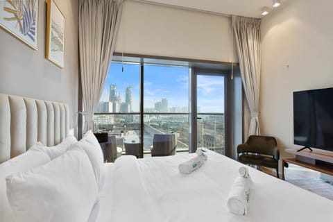 Bed, TV and multimedia, Photo of the whole room, Seating area, Bedroom