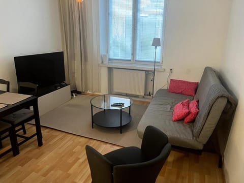 Renovated and modern apartment in Alppila Apartment in Helsinki