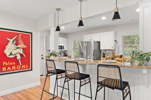 "Chic Retreat" Home Office & Gym by Roxy Rentals House in Plymouth