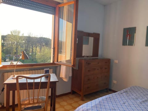 Bed, View (from property/room), Photo of the whole room, Bedroom