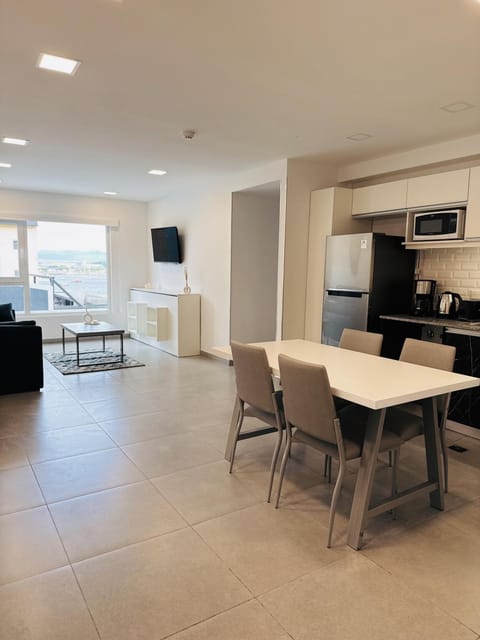 TV and multimedia, Kitchen or kitchenette, Living room, Seating area, Dining area, minibar, oven