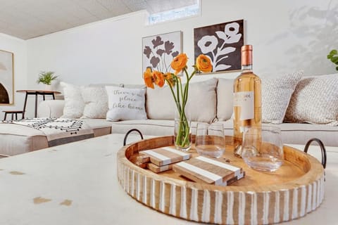 "Garden Getaway" by Roxy Rentals Family Fav House in Plymouth