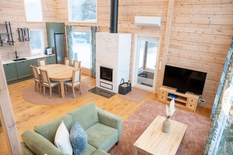 Kitchen or kitchenette, Living room, Photo of the whole room, Seating area, fireplace, kitchen