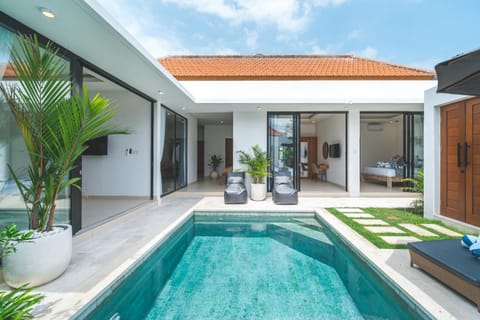 Property building, Day, Natural landscape, Garden, Garden view, Pool view, Swimming pool, sunbed