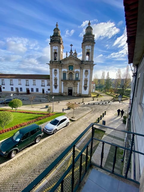Day, Landmark view, Location, Parking