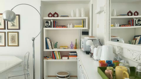 Communal lounge/ TV room, Facade/entrance, Seating area, Breakfast