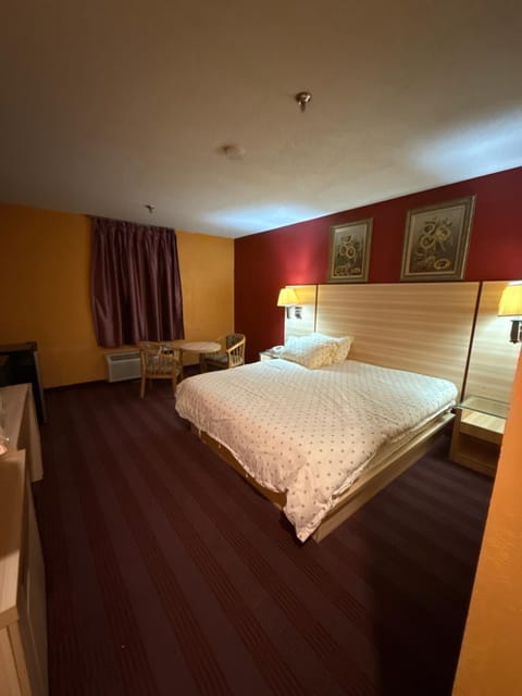 Ashburn inn Hotel in Lake Marion