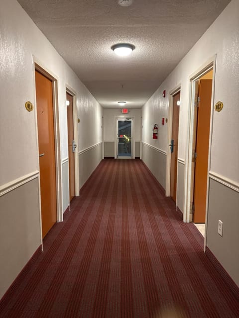 Ashburn inn Hotel in Lake Marion