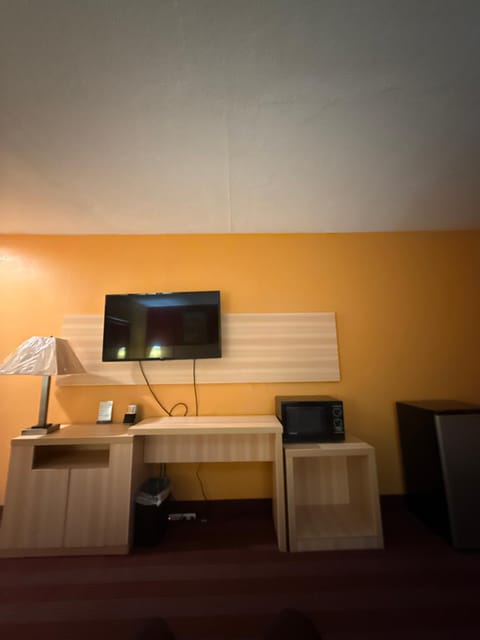 Ashburn inn Hotel in Lake Marion