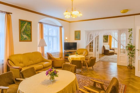 Communal lounge/ TV room, Living room