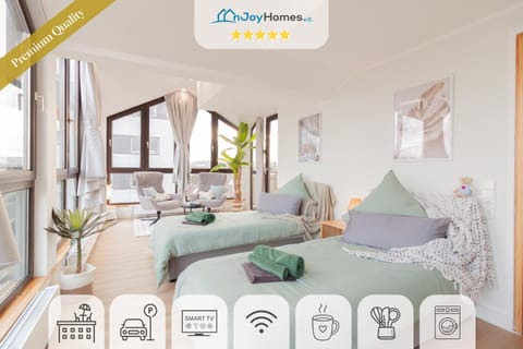 Bed, Seating area, Bedroom, towels
