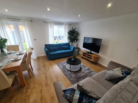 TV and multimedia, Seating area