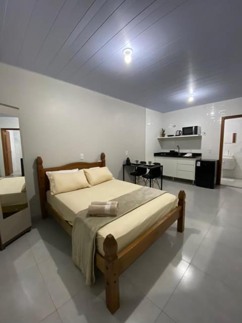 Bed, Kitchen or kitchenette, Photo of the whole room, Dining area, Bedroom, minibar