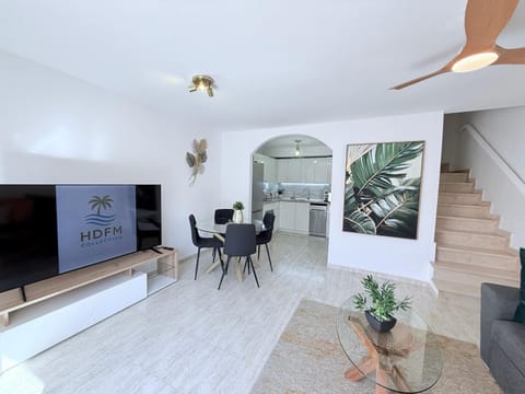 TV and multimedia, Living room, Dining area