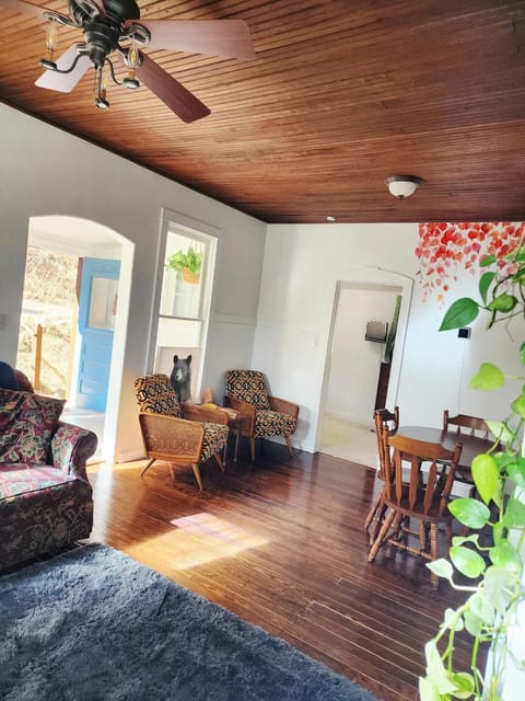 The Owl's nest House in Palmer Lake