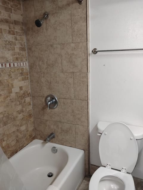 Gated 2 Double Bed Studio with Full Kitchen 116 Apartment in Baton Rouge