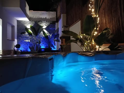 Night, Pool view