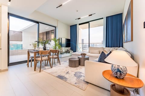 TV and multimedia, View (from property/room), Living room, Seating area, Pool view