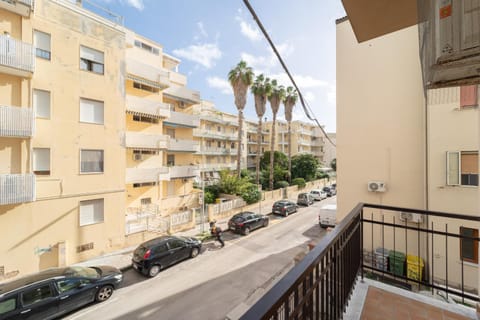 Day, Neighbourhood, View (from property/room), Balcony/Terrace, City view, Street view, Location, Parking