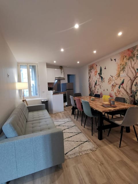 Kitchen or kitchenette, Living room, Dining area