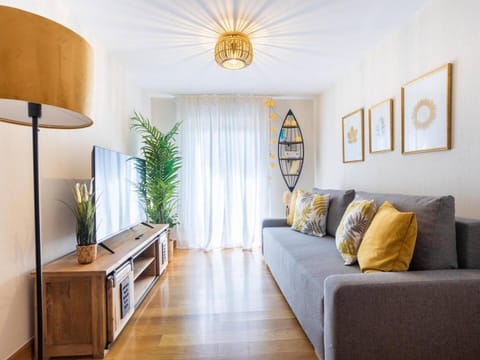 TV and multimedia, Living room, Decorative detail, internet
