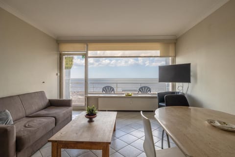 TV and multimedia, View (from property/room), Balcony/Terrace, Living room, Seating area, Sea view