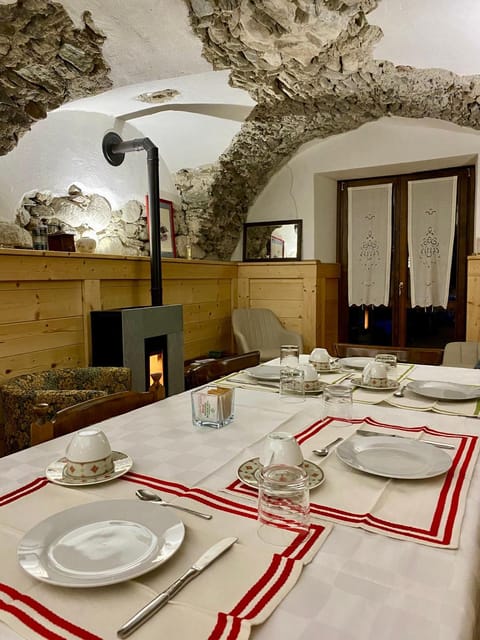 Breakfast, Internal: Not applicable to any particular room