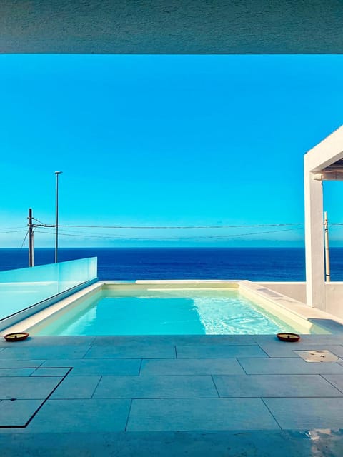 Balcony/Terrace, Sea view, Swimming pool