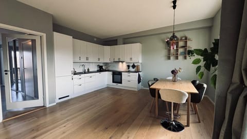 Sunny Terrace - Airy Apartment in the Heart of Lofoten Apartment in Lofoten