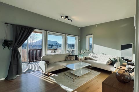 TV and multimedia, View (from property/room), Balcony/Terrace, Living room, Photo of the whole room, Seating area