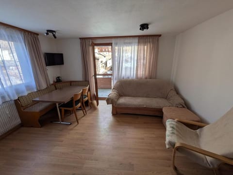 Family friendly and sunny apartment in the heart of Saas Grund Apartment in Saas-Fee