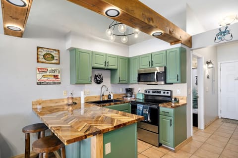 Bridge Breeze Family Retreat Apartment in Kimberling City