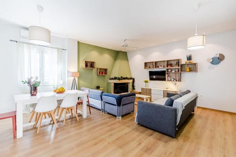 Monemvasia modern flat nearby sea Apartment in Islands