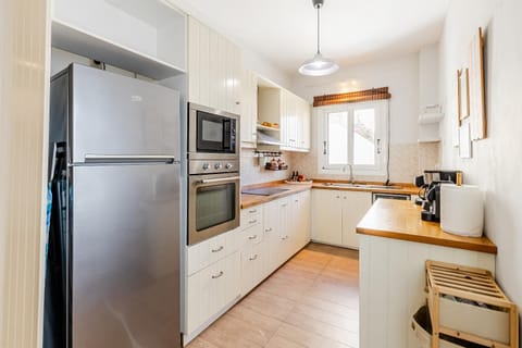 Monemvasia modern flat nearby sea Apartment in Islands