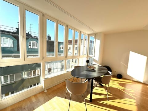 Living room, Seating area, Dining area