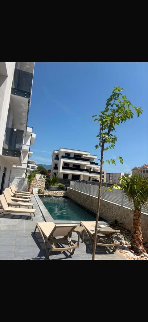 Pool view, Swimming pool