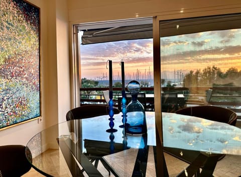 Living room, Decorative detail, Seating area, Dining area