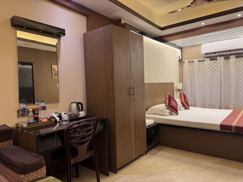 Bed, Bedroom, wardrobe