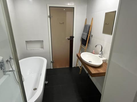 FlexStay Room 8 Vacation rental in Karlsruhe