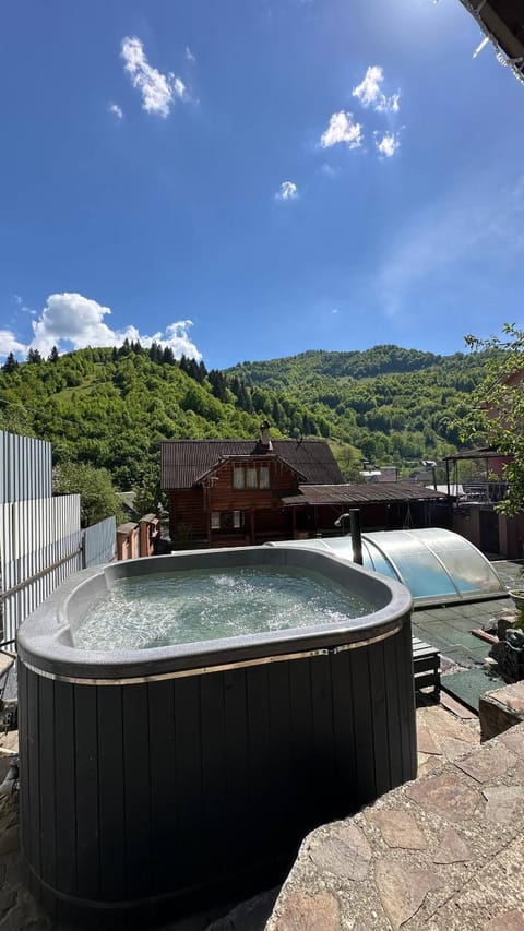Hot Tub, Mountain view
