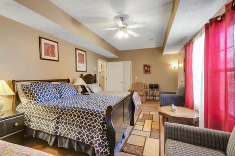 6BR Home • Spacious Yard + Grill • Peaceful Suburb House in Locust Grove