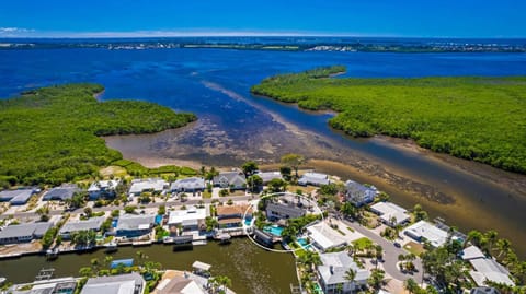 Aquaholics House in Bradenton