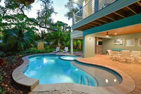 Arts & Vines House in Longboat Key