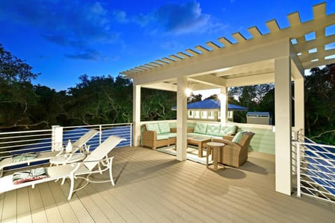 Arts & Vines House in Longboat Key