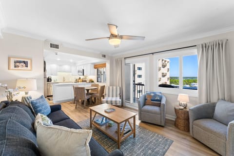 View (from property/room), Living room, Dining area, Lake view, kitchen