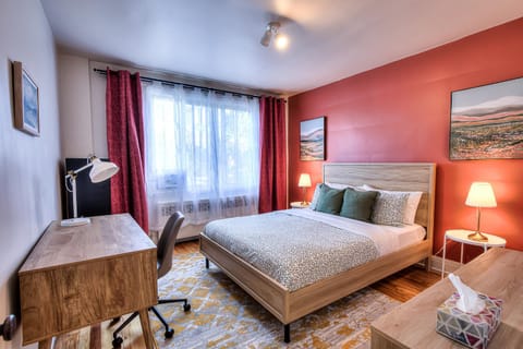 Bed, Photo of the whole room, Bedroom