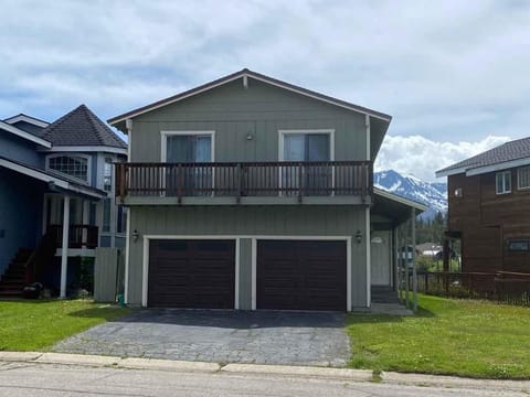 584 Alpine Drive home House in South Lake Tahoe