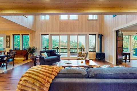 Hidden Cove Hideaway House in Suquamish