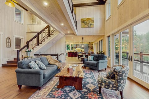 Hidden Cove Hideaway House in Suquamish